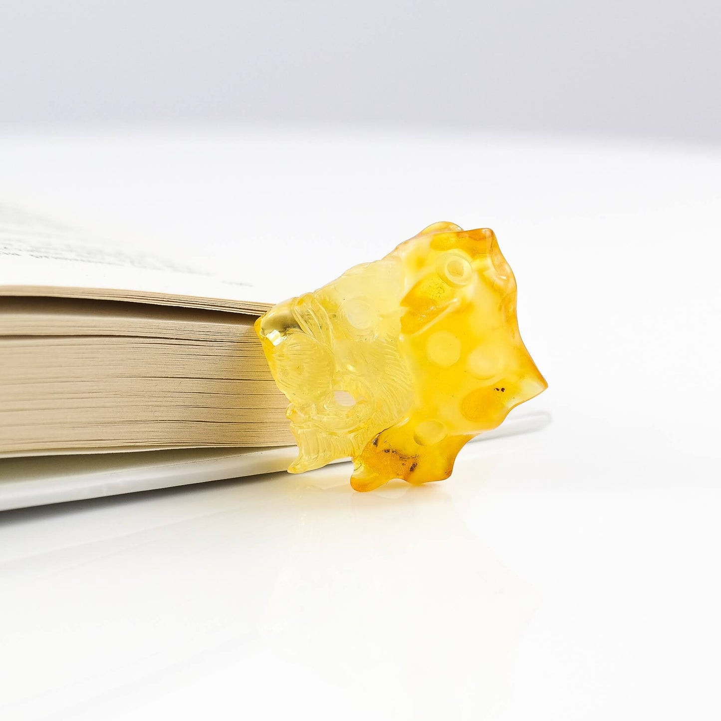 Lion Amber Pendant