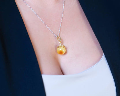 Oval Bead Amber Pendant