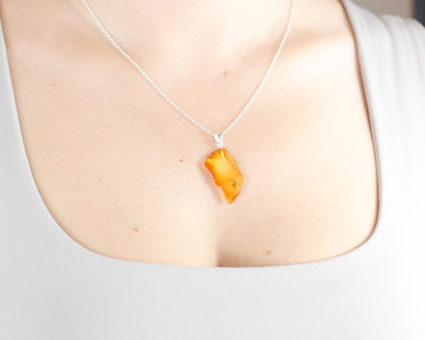 amber pendant inclusion