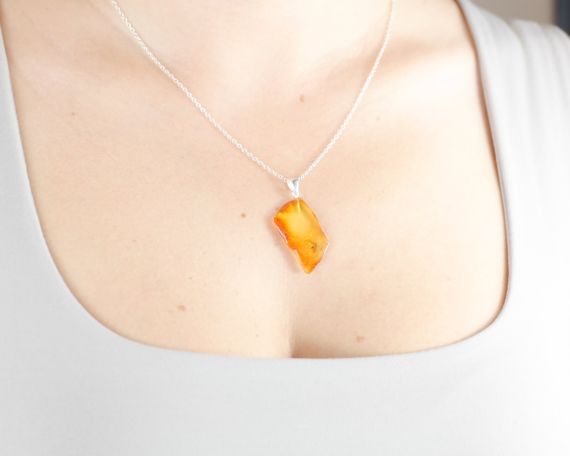 amber pendant inclusion