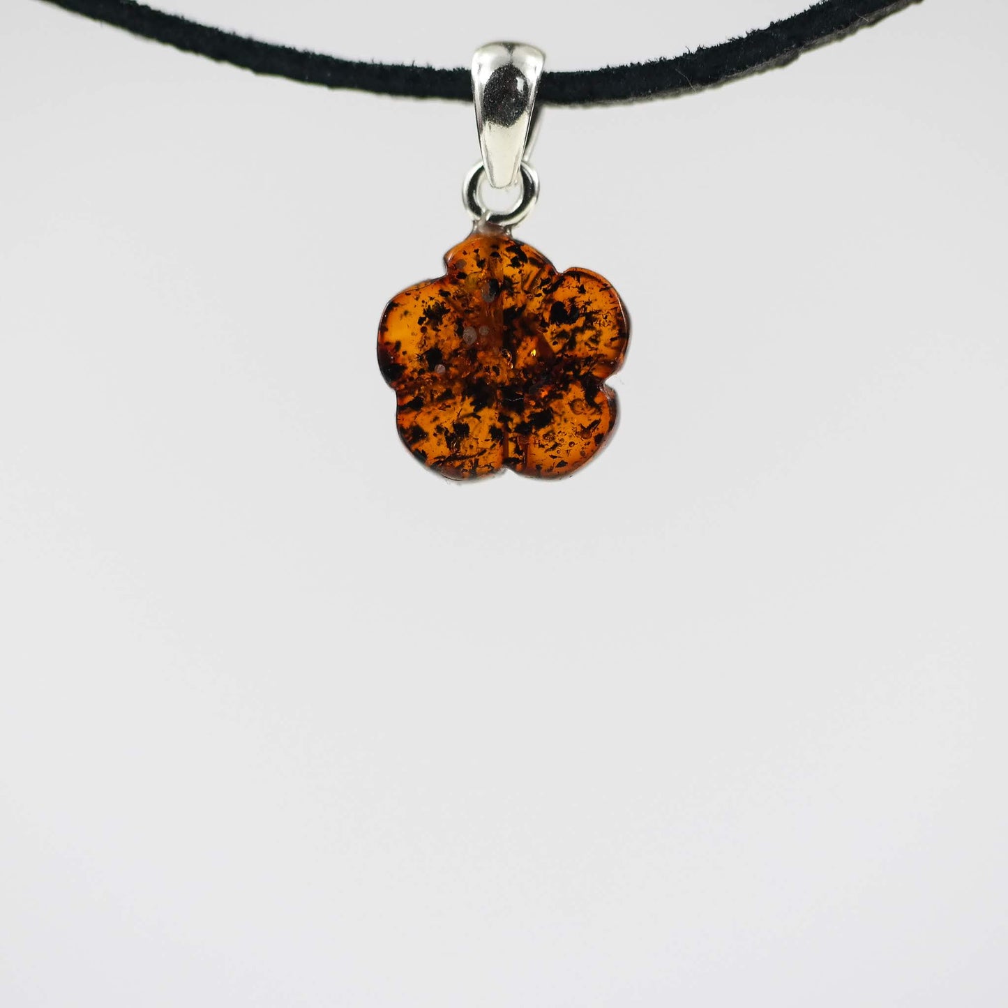 Amber Pendant Chamomile