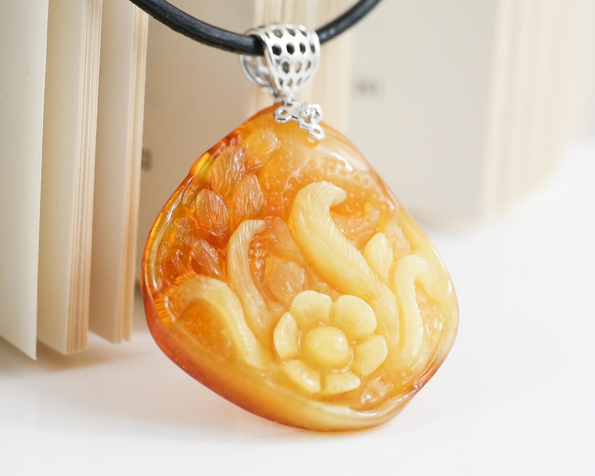 Amber Amulet Lilly