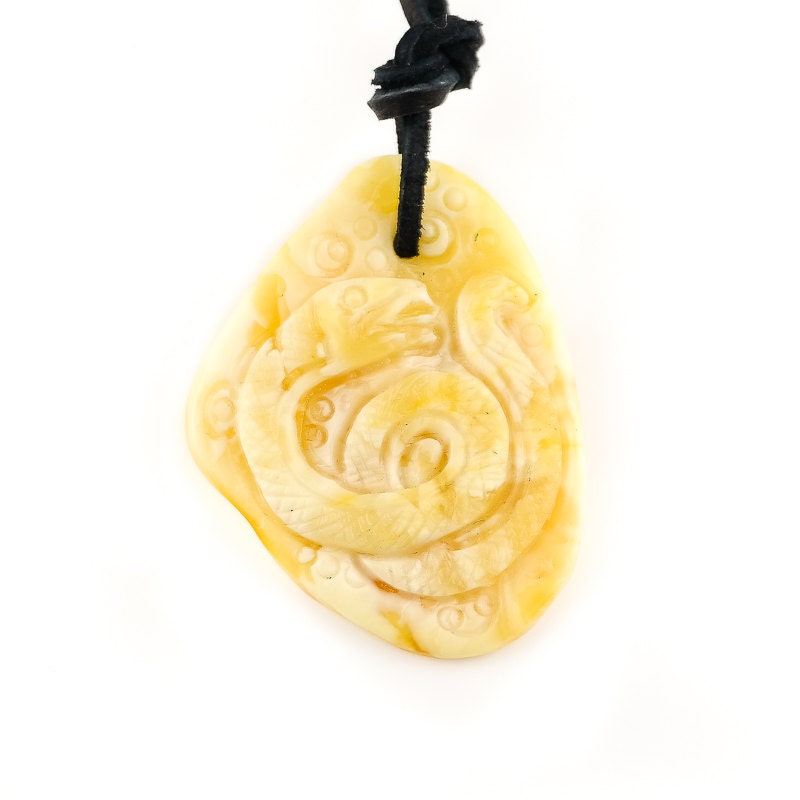 Amber Pendant Snake
